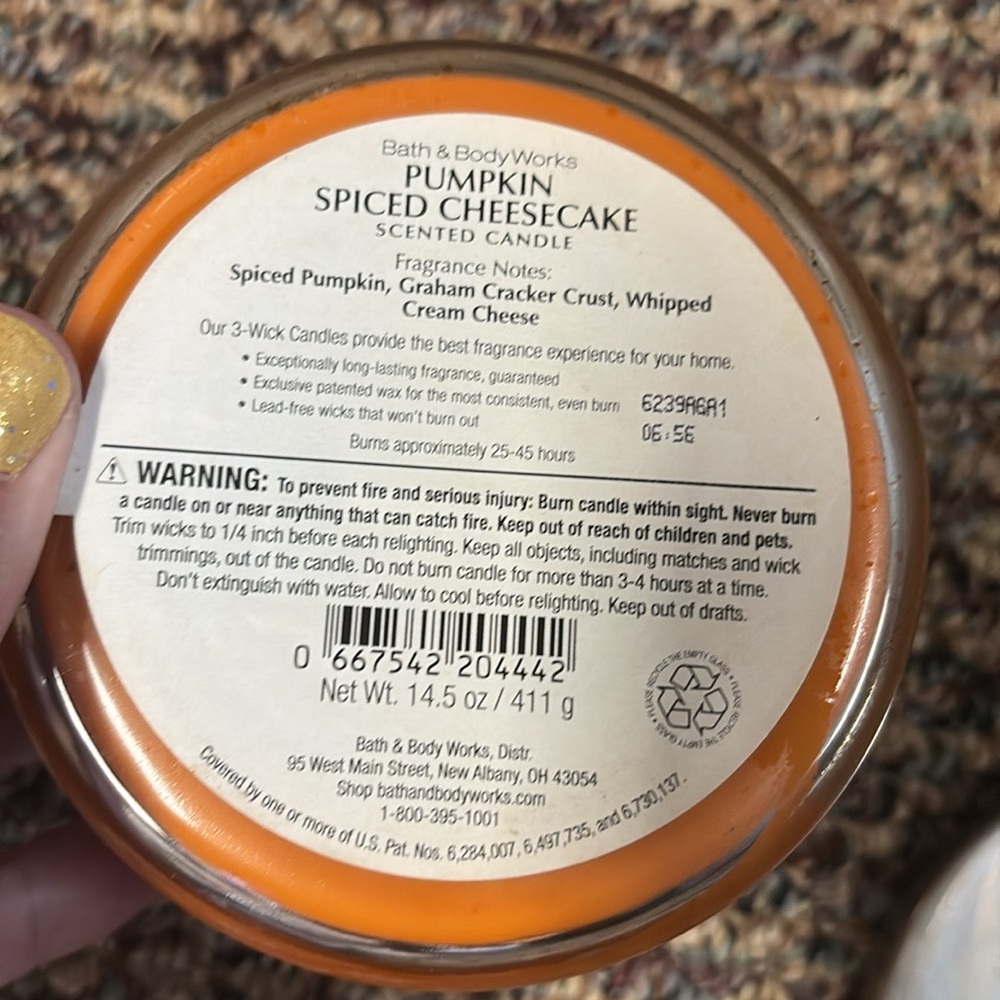 Bath & Body Works Pumpkin Spiced Cheesecake Candle - Orange and Silver - Picture 3 of 4